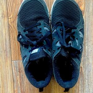Boys size 5.5 Nike shoes